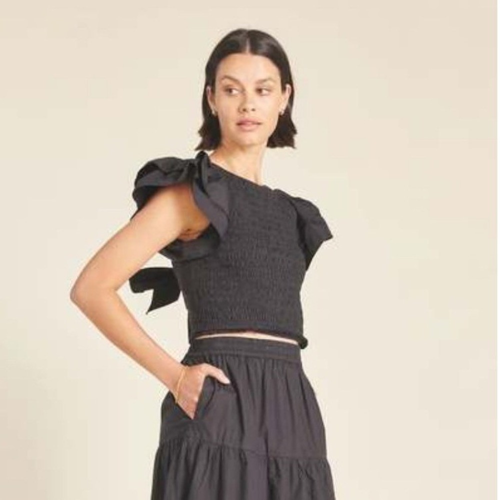 New Trovata Birds of Paradis Cerise Black Ruffle Top